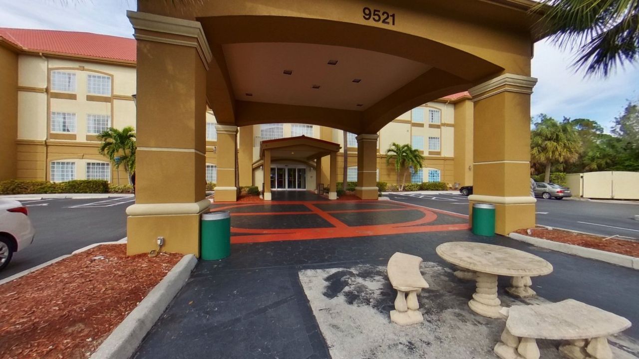 La Quinta Inn & Suites by Wyndham Fort Myers Airport