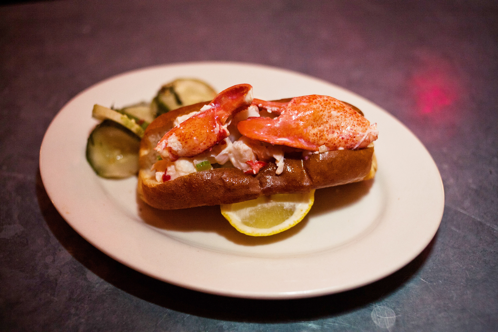 Lobster rolls in NYC at seafood restaurants and sandwich shops