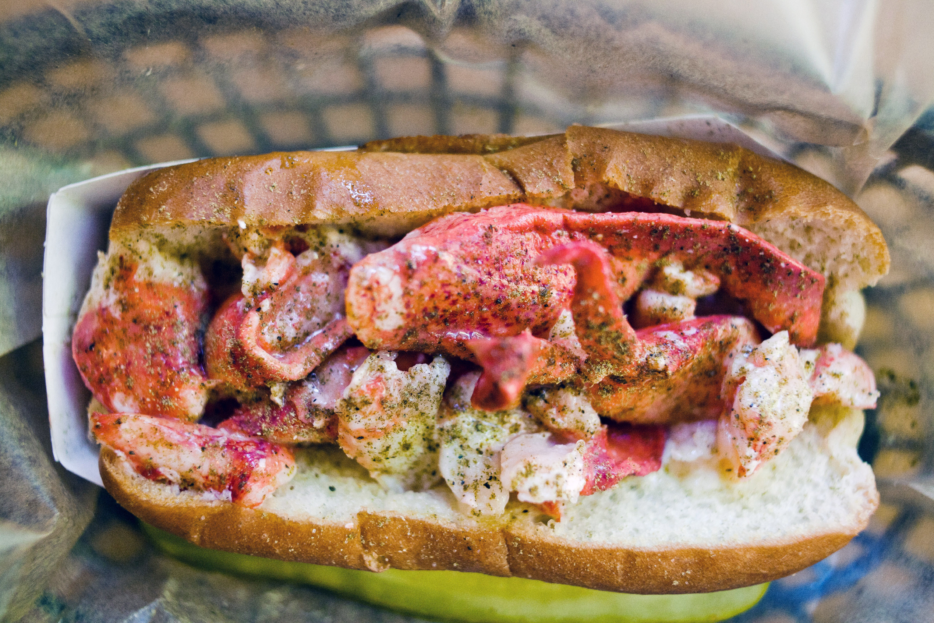 Lobster rolls in NYC at seafood restaurants and sandwich shops