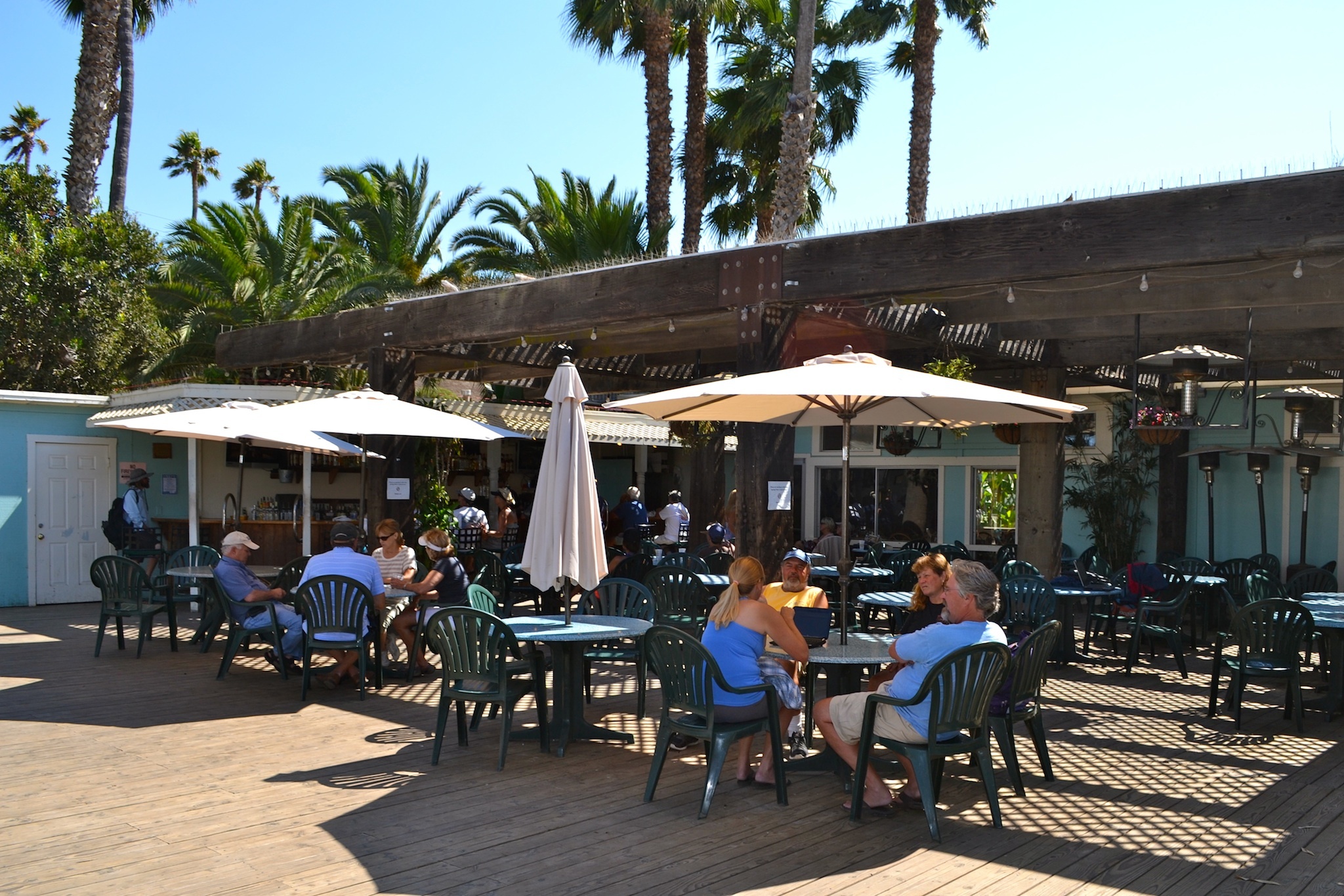 Doug's Harbor Reef Restaurant & Bar Restaurants in Catalina Island