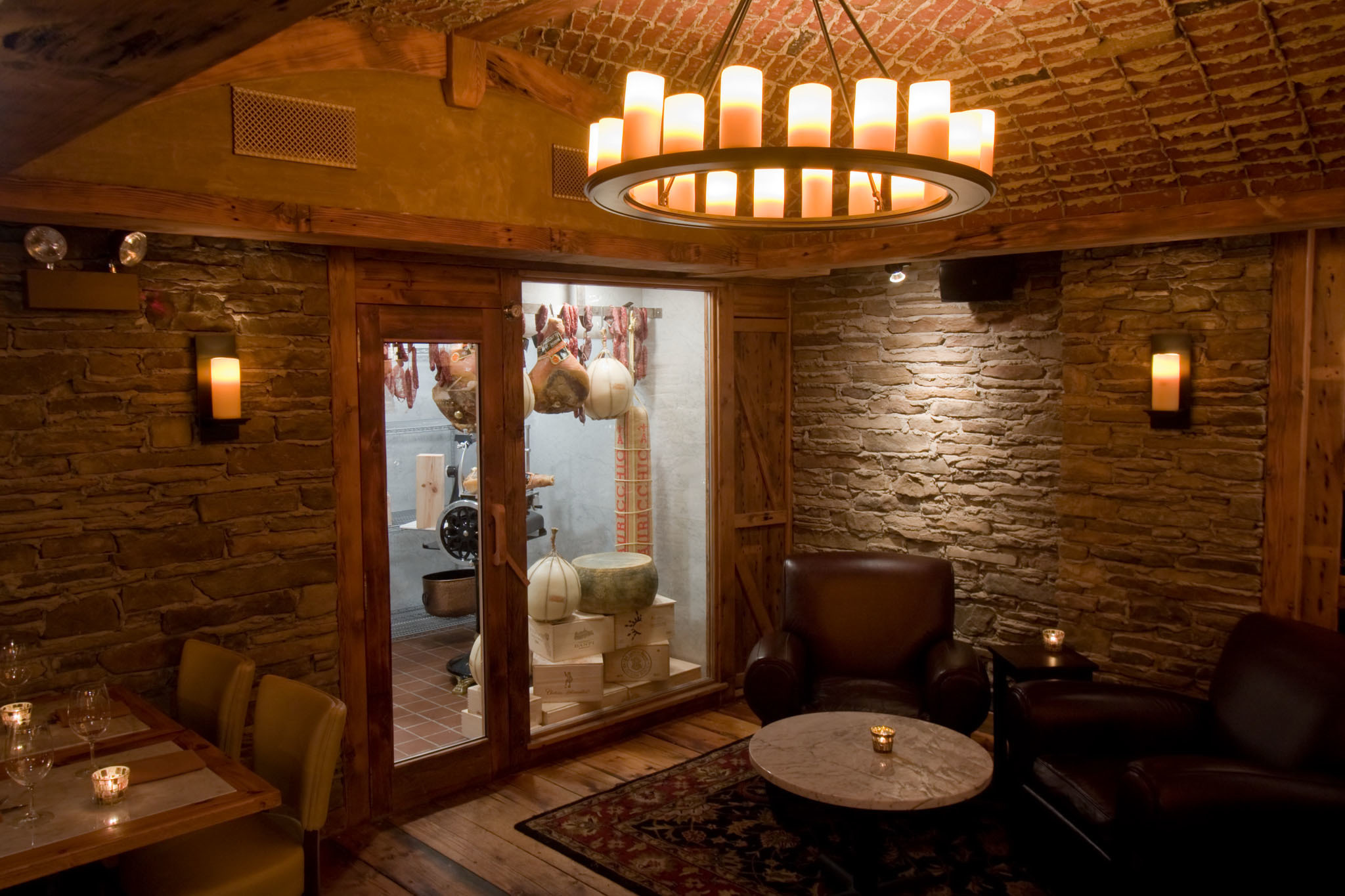 11 Best Wine Bars in Chicago for Pinot Noir and More