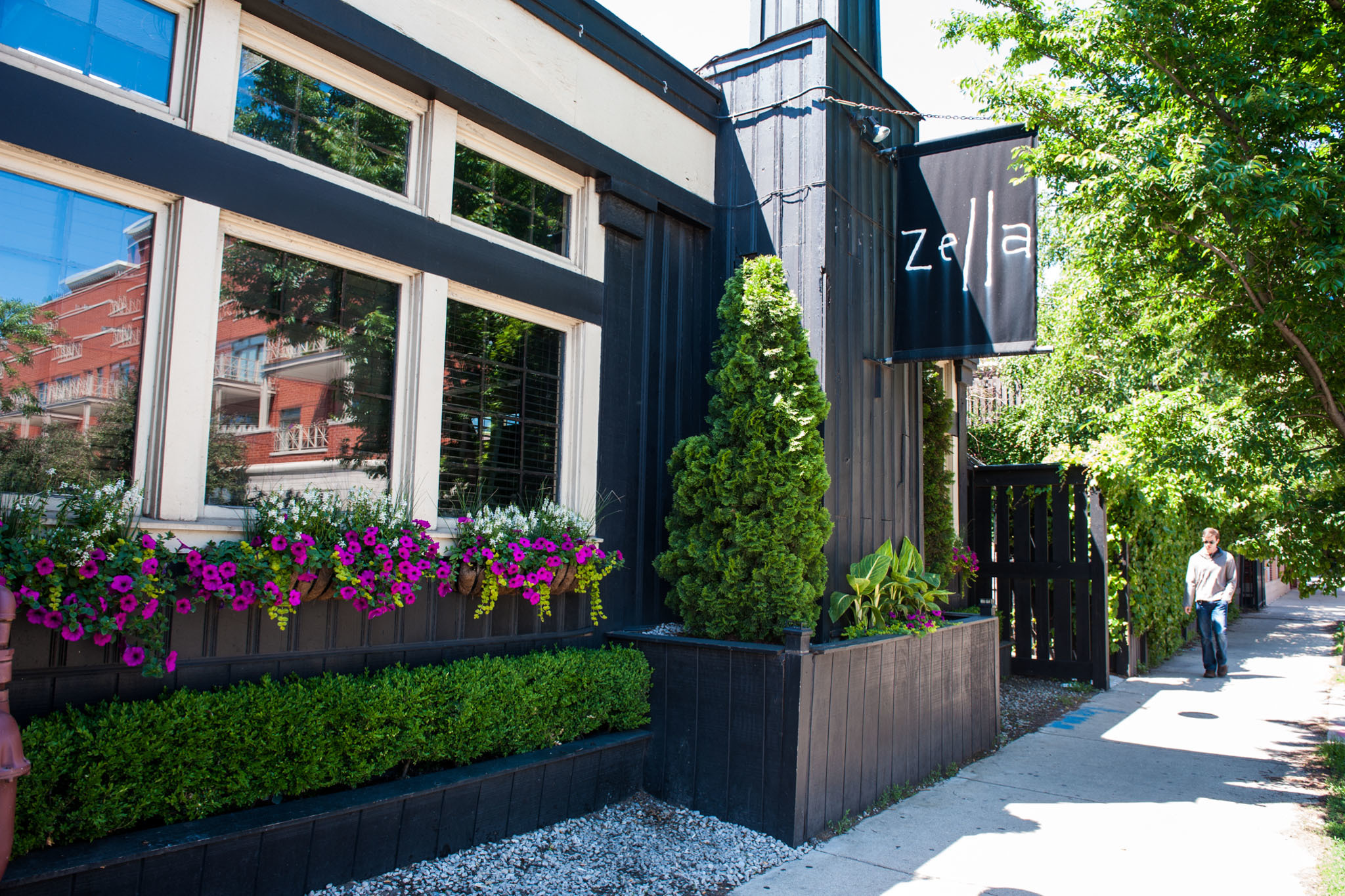 Zella Bars in Lincoln Park, Chicago