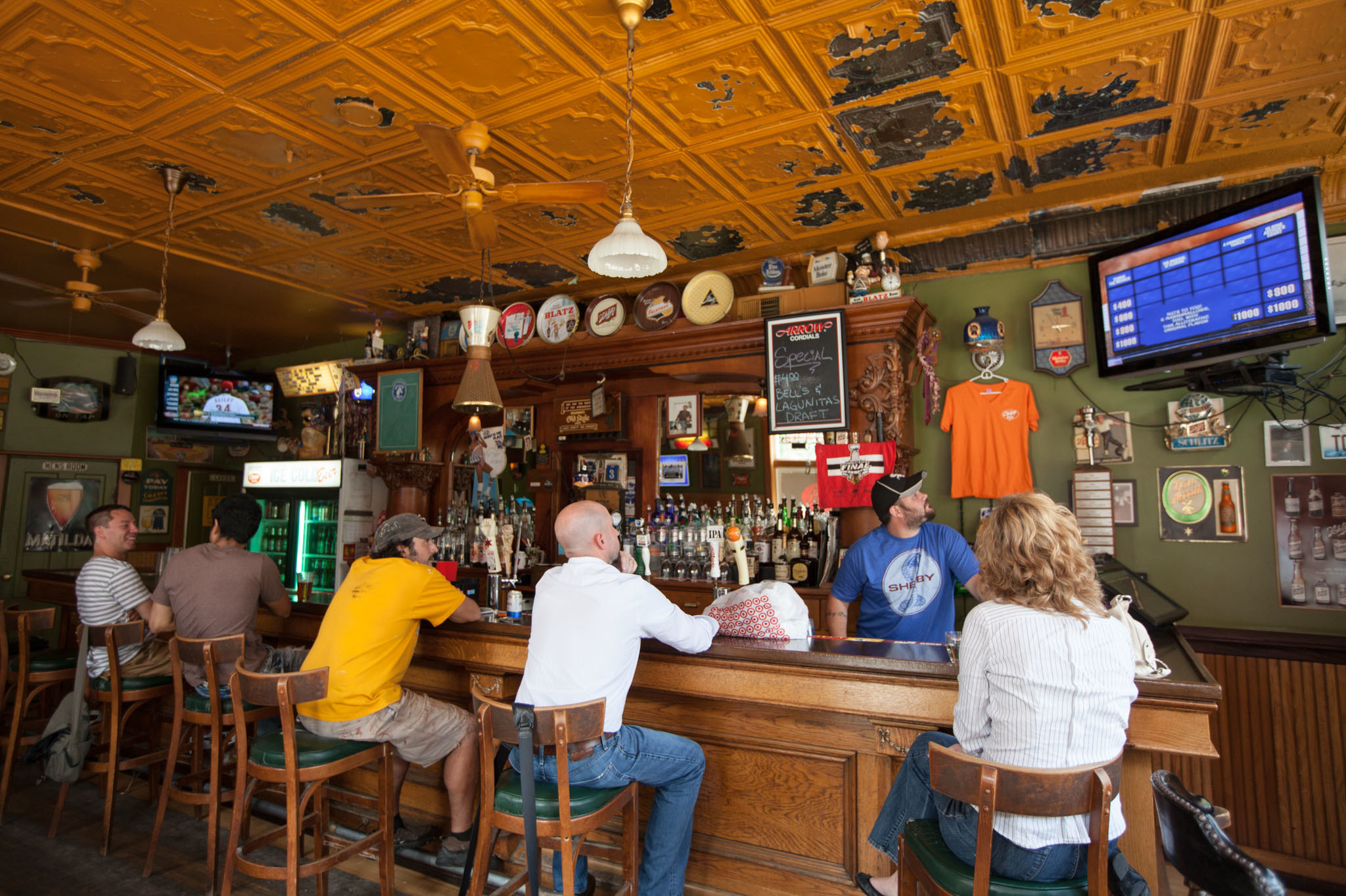 Best wine bars for pinot noir and more in Chicago