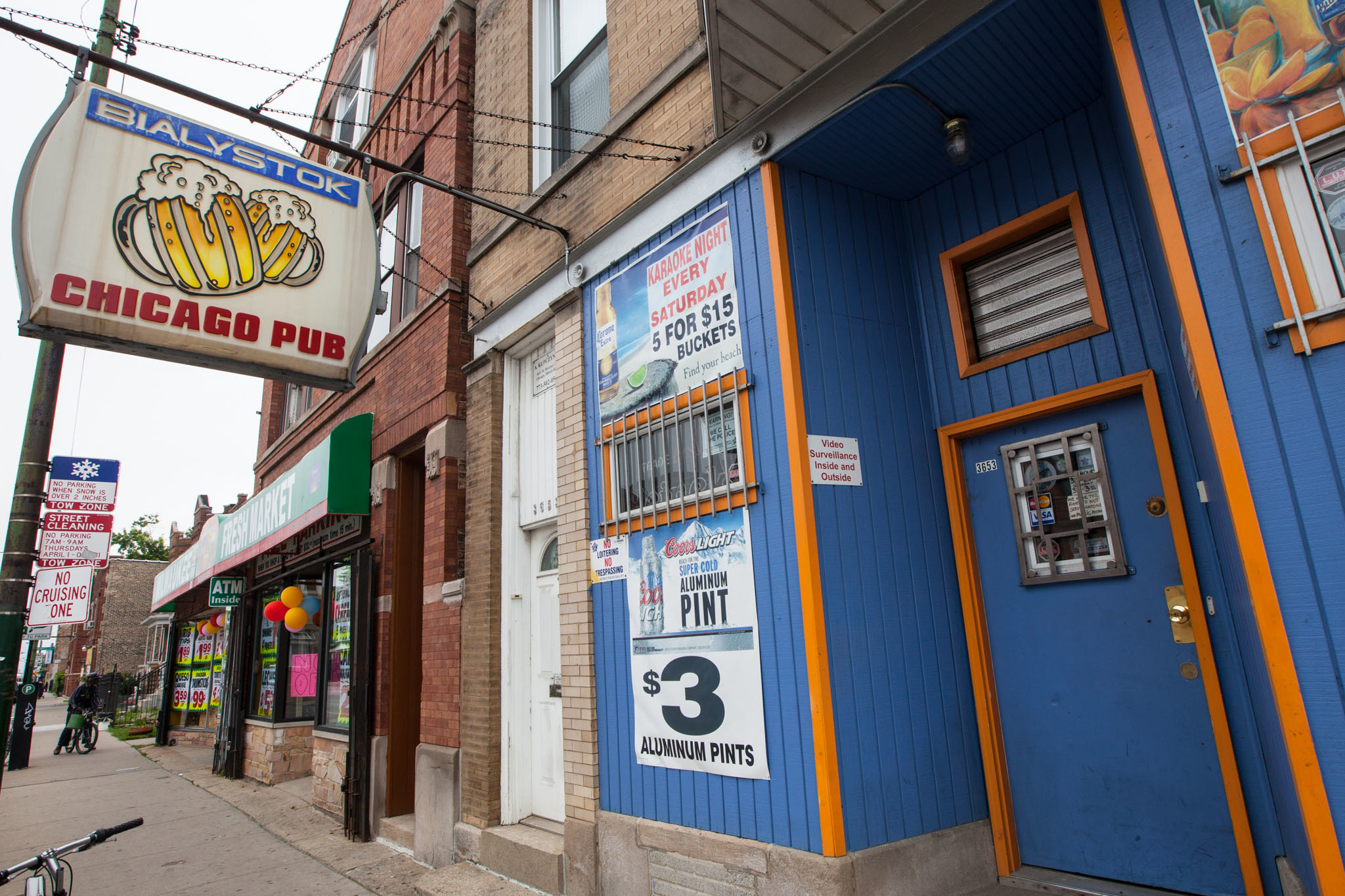 Best dive bars in Chicago