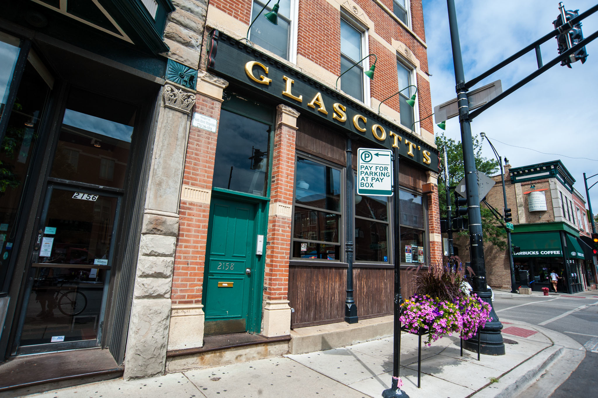 Glascott's Saloon Bars in Lincoln Park, Chicago