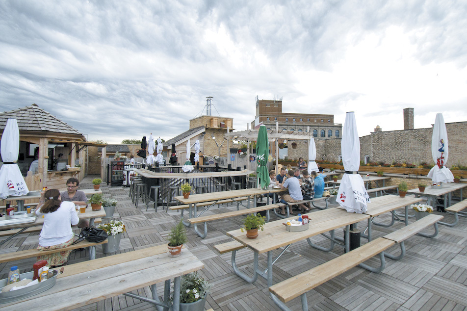 Beer gardens, rooftop bars and outdoor dining spots in Chicago