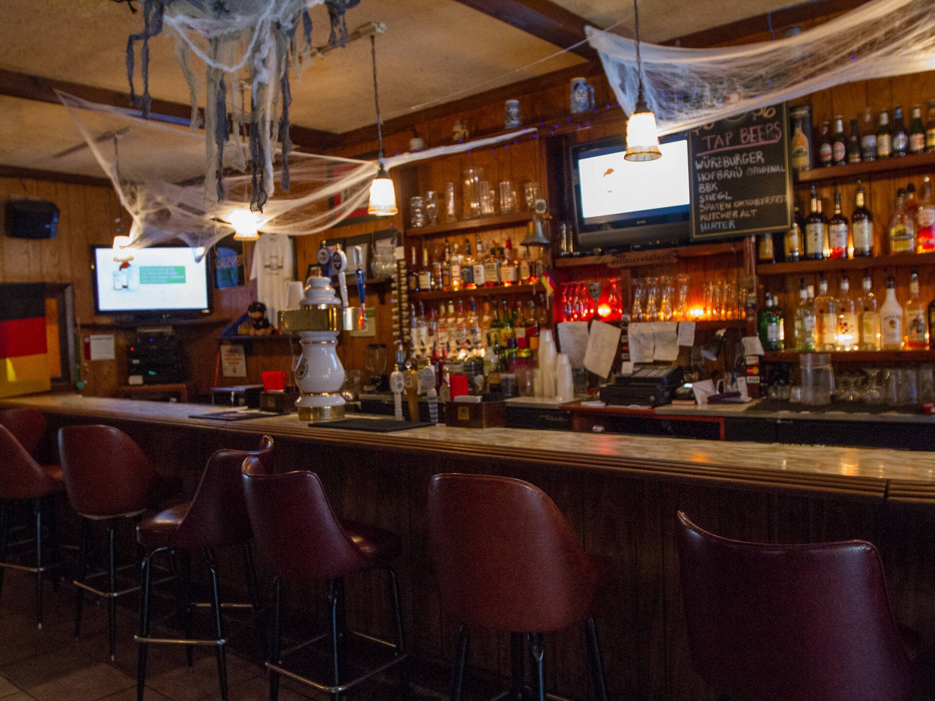 A guide to the best bars in Lincoln Square and Ravenswood