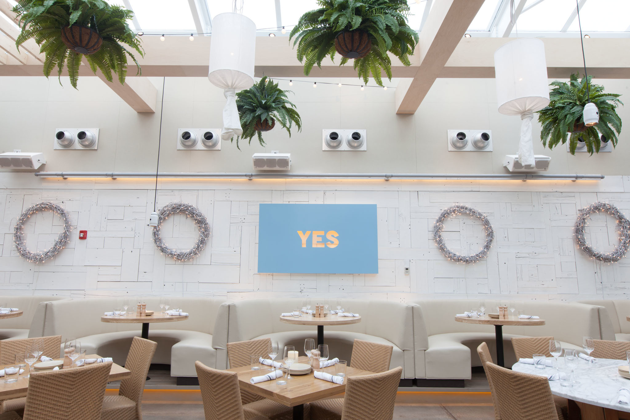 Summer House Santa Monica Restaurants in Lincoln Park, Chicago