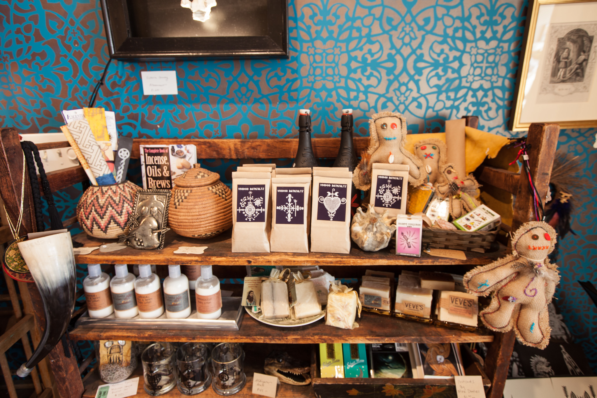 Sideshow Gallery Shopping in Bucktown, Chicago