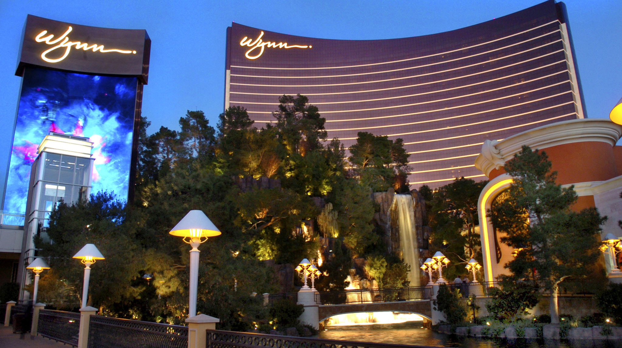 Las Vegas Strip guide— Hotels on the Strip, restaurants