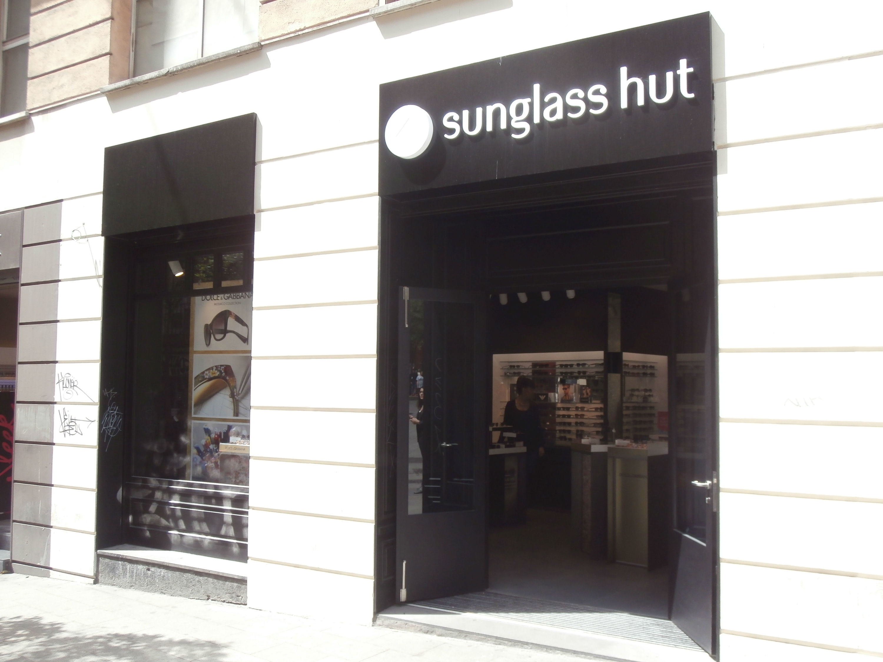 Sunglass Hut