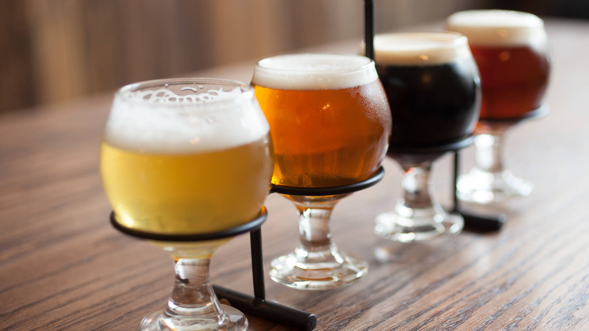 Best bars in Lakeview, with karaoke, craft beer and more