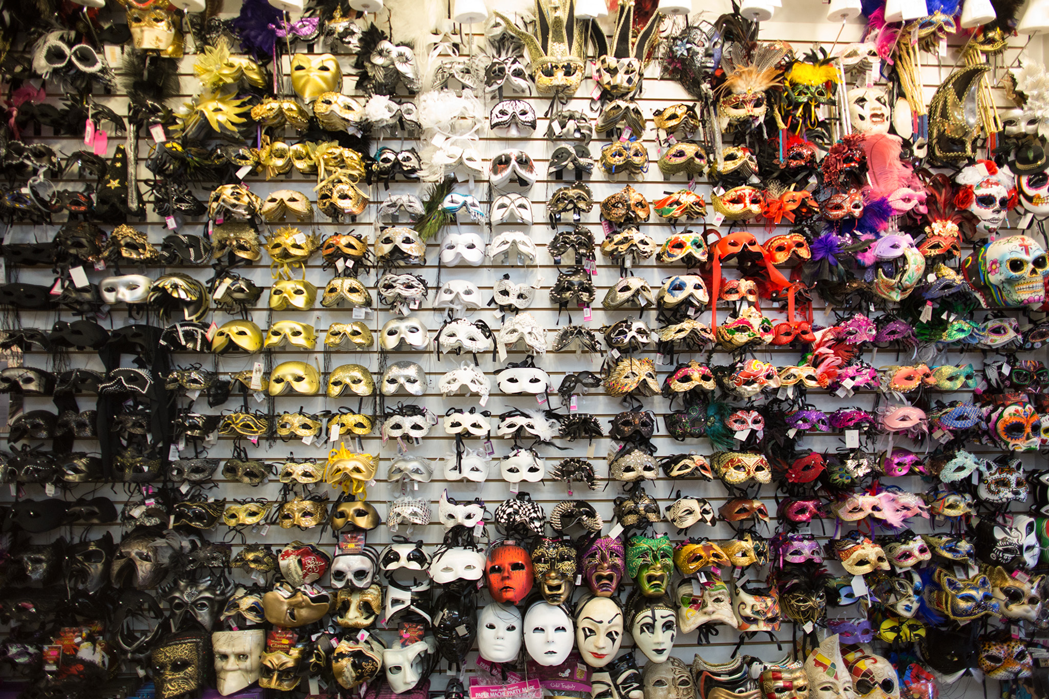 Chicago Costume Shopping in Sheffield & DePaul, Chicago