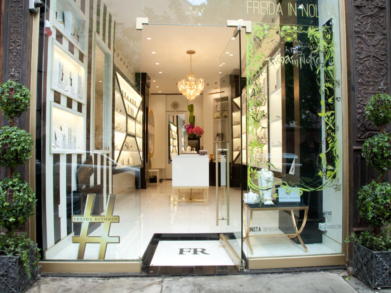 Jewelry stores in New York Great necklaces, earrings and more