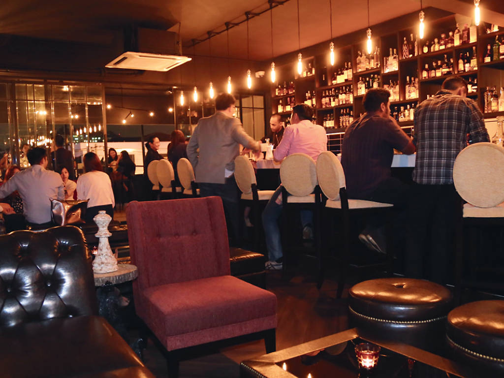 16 Best Bars in Kuala Lumpur For A Drink
