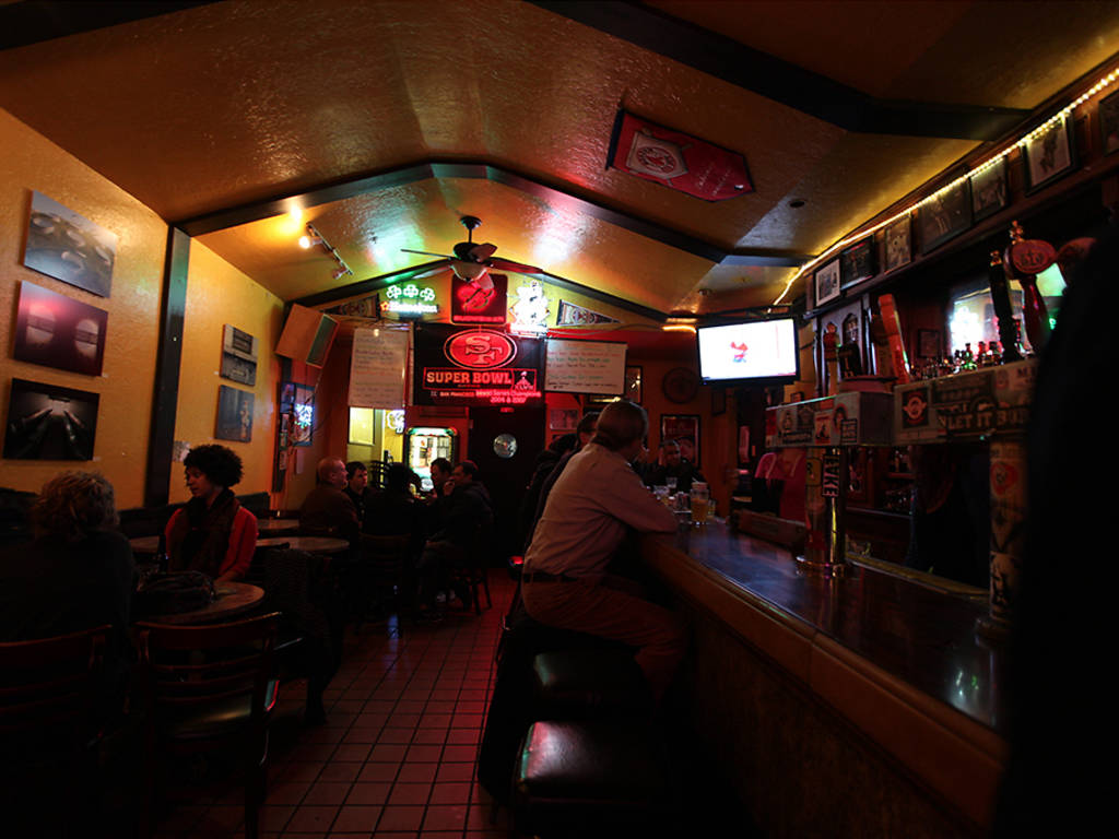 Best dive bars in San Francisco for cheap drinks