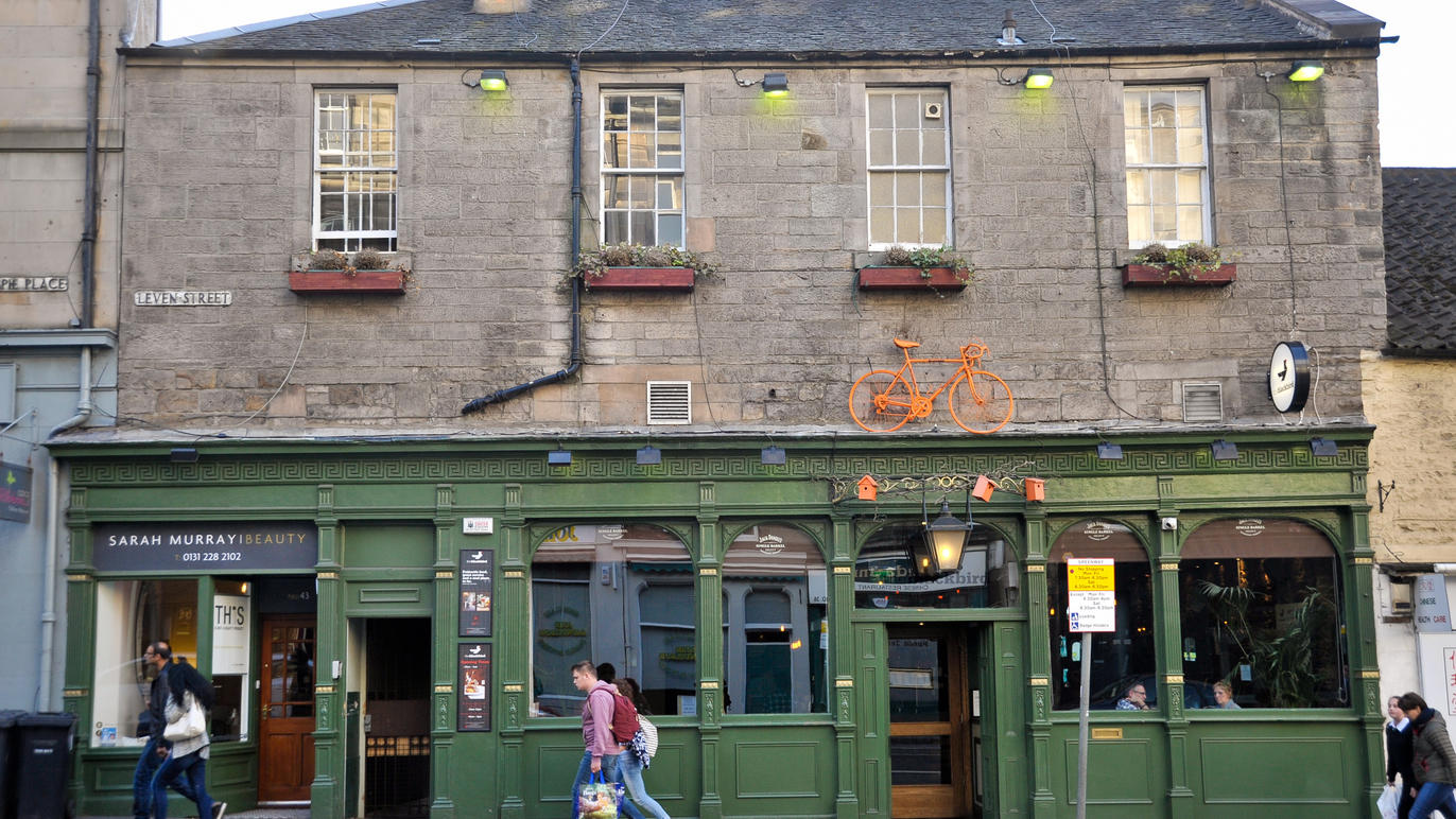 The Blackbird Bars and pubs in Edinburgh