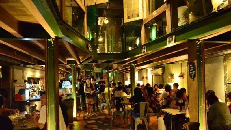 Talk Talk Wine Bar & Lounge Nightlife in Gelugor, Penang