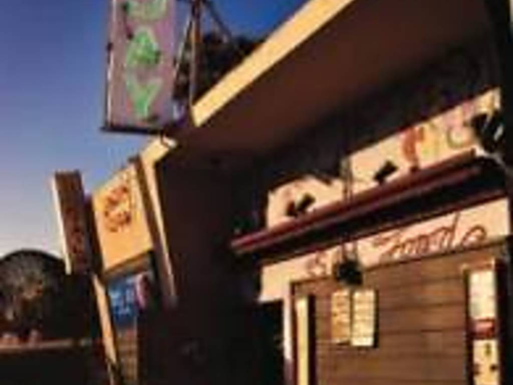 The 11 Best Bars in Santa Monica, Ranked