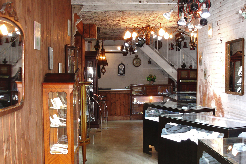 Jewelry stores in New York Great necklaces, earrings and more