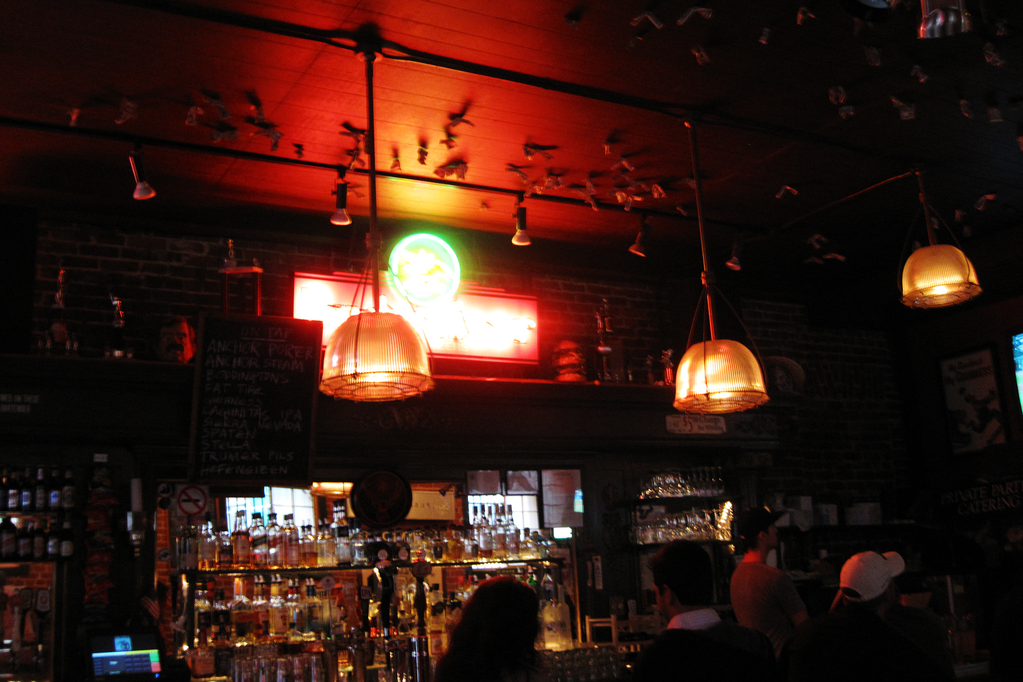 Best dive bars in San Francisco for cheap drinks