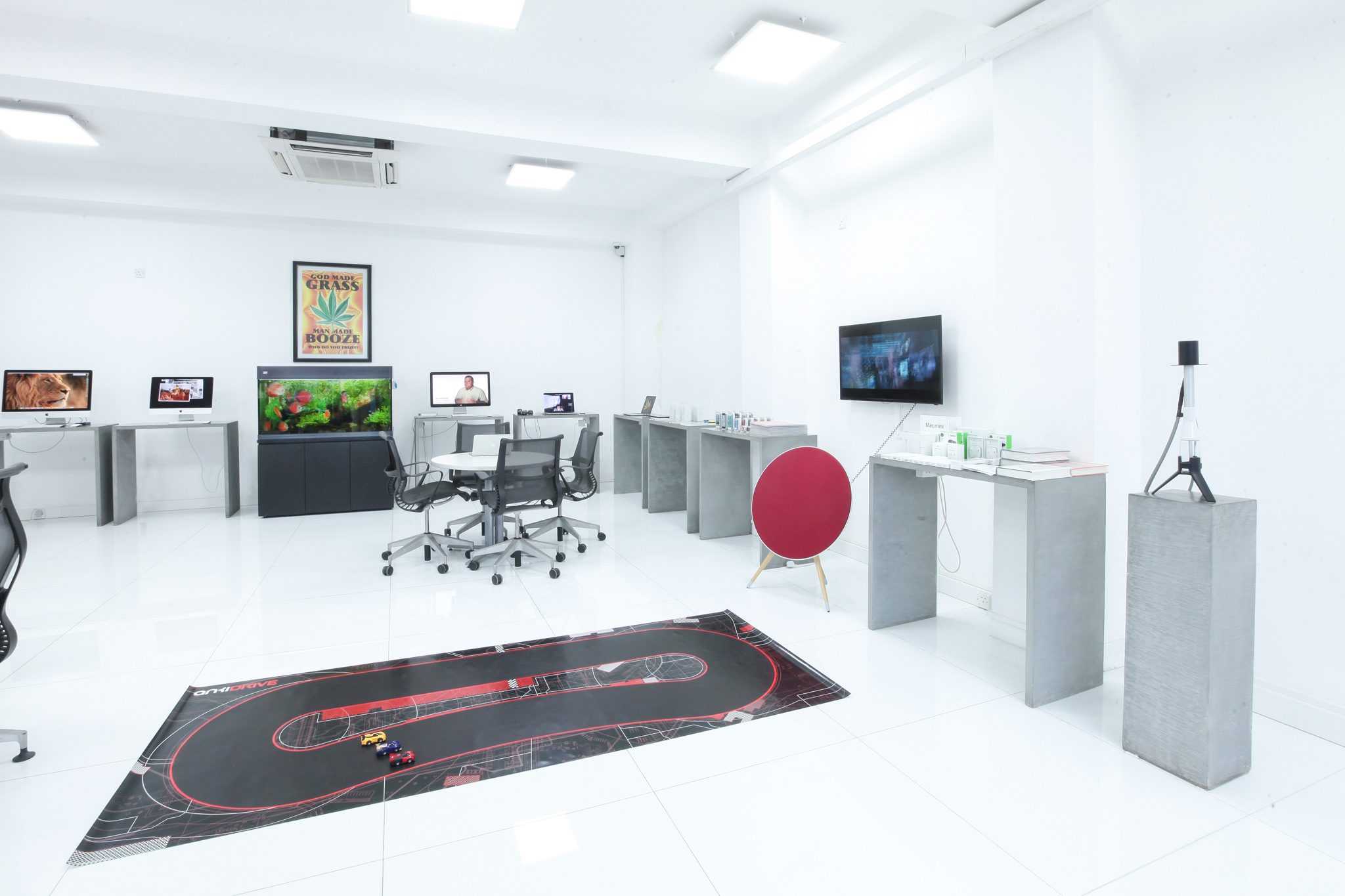 BT Store Shopping in Colombo 3, Sri Lanka