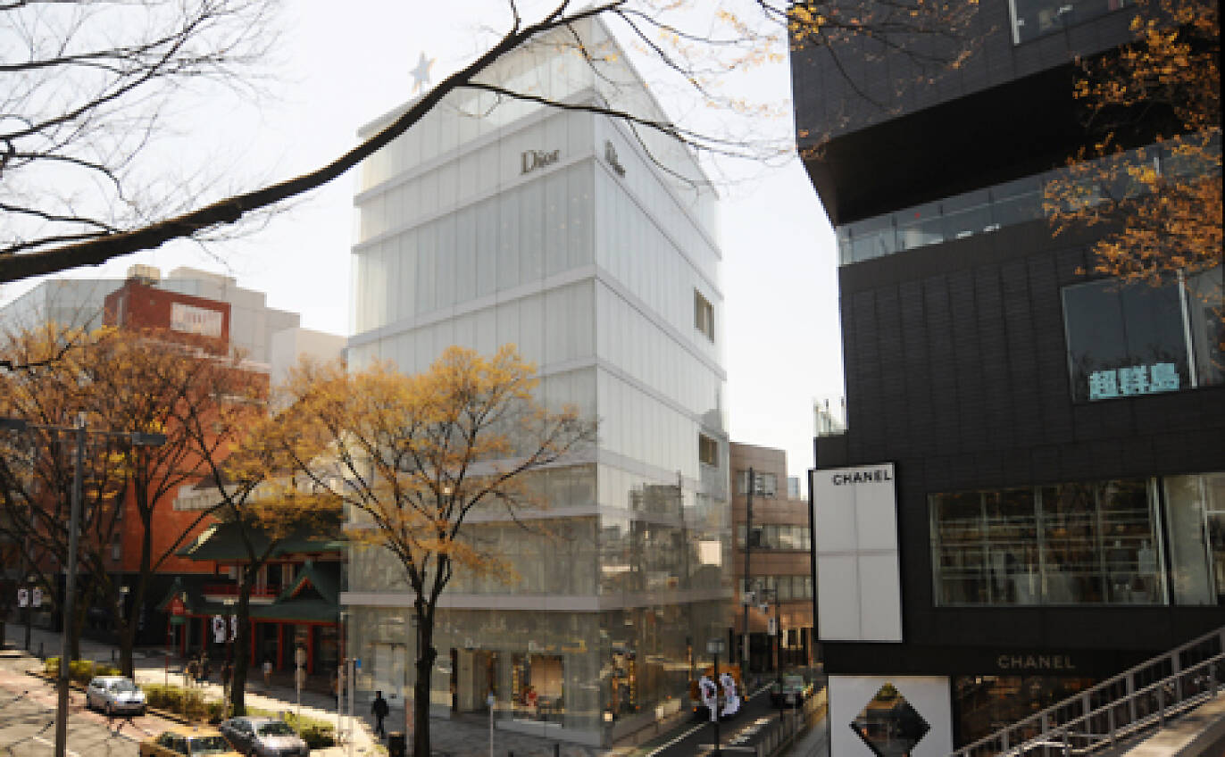 Dior Omotesando Shopping in Omotesando, Tokyo