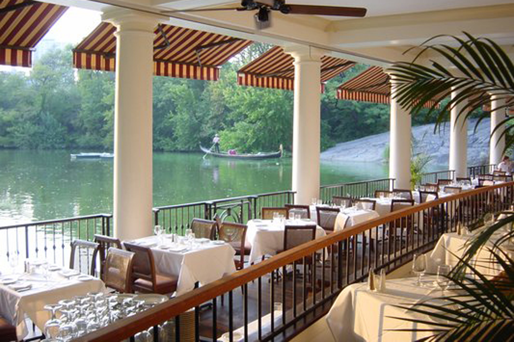 Express Café at the Central Park Boathouse Restaurants in Central
