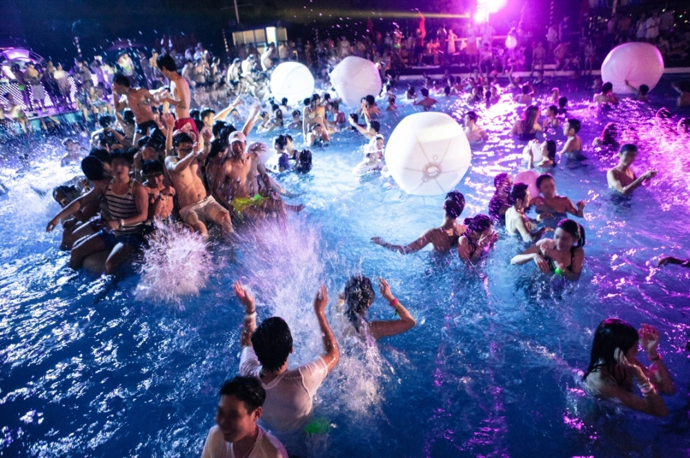 Dress code bikinis and sunglasses Time Out Seoul