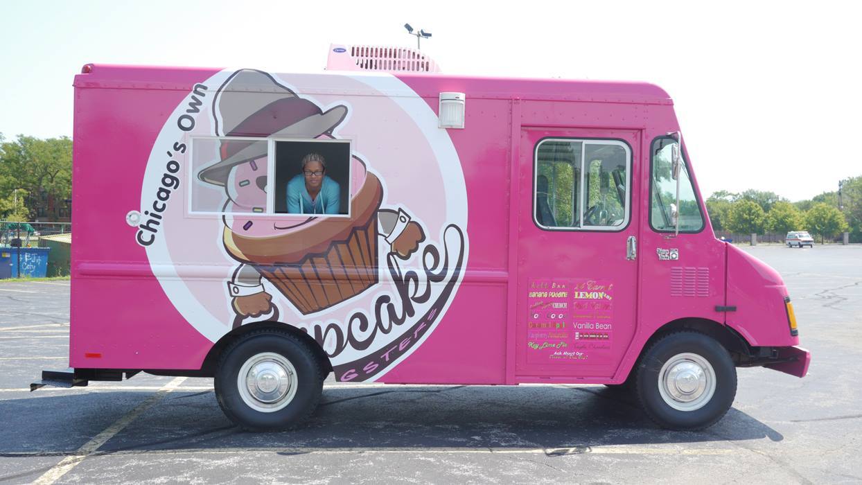 Guide to Chicago food trucks with locations and Twitter