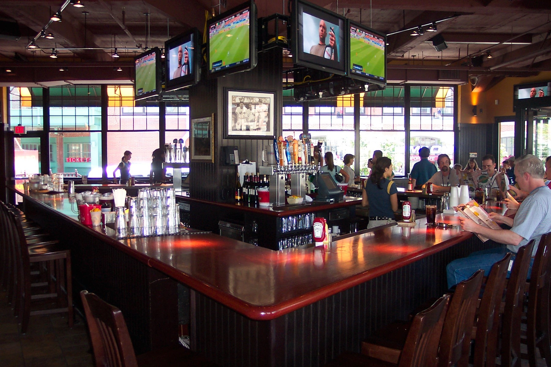 Cask ’n Flagon Bars in Fenway/Kenmore, Boston