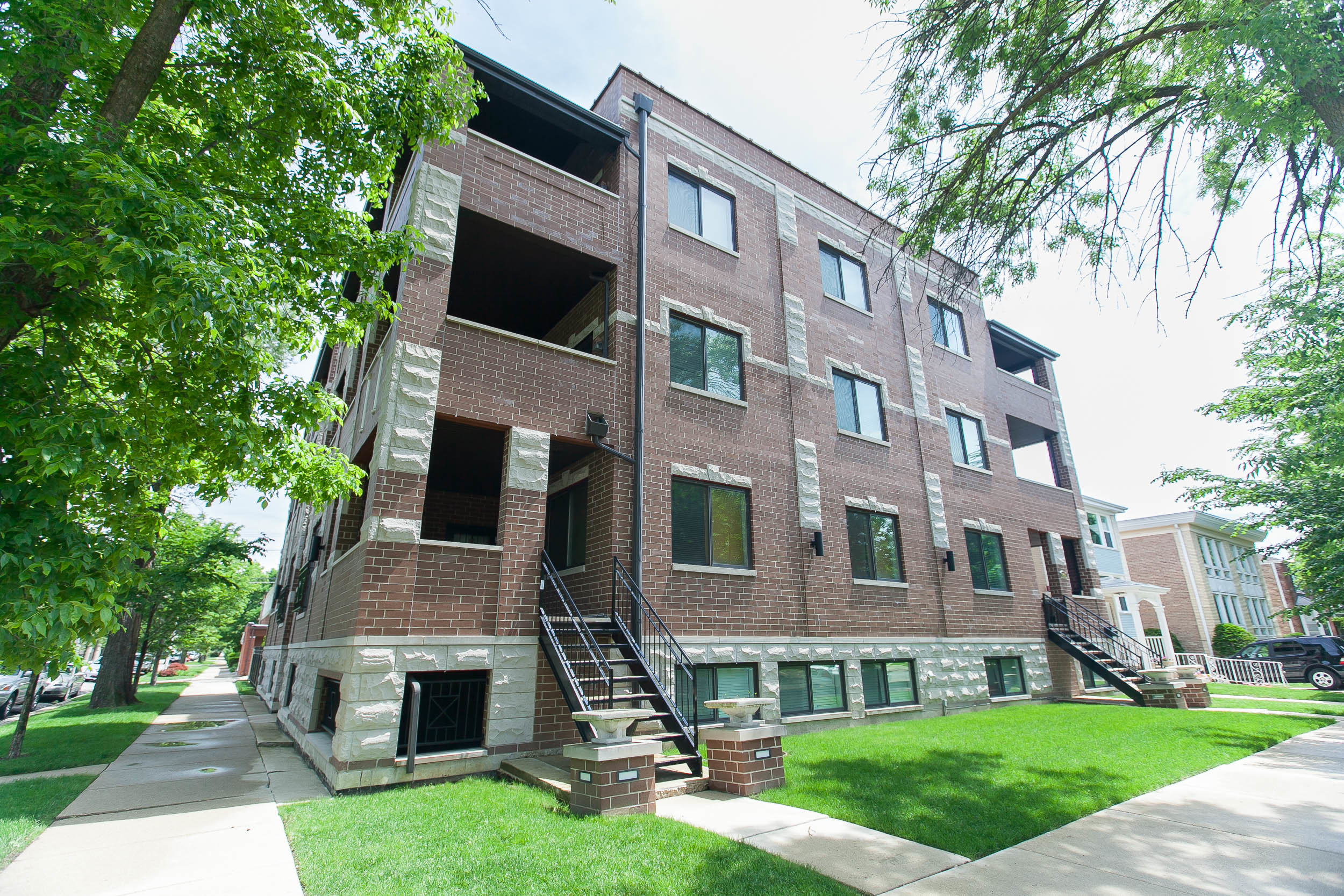 Chicago apartments rentals, real estate listings and home design