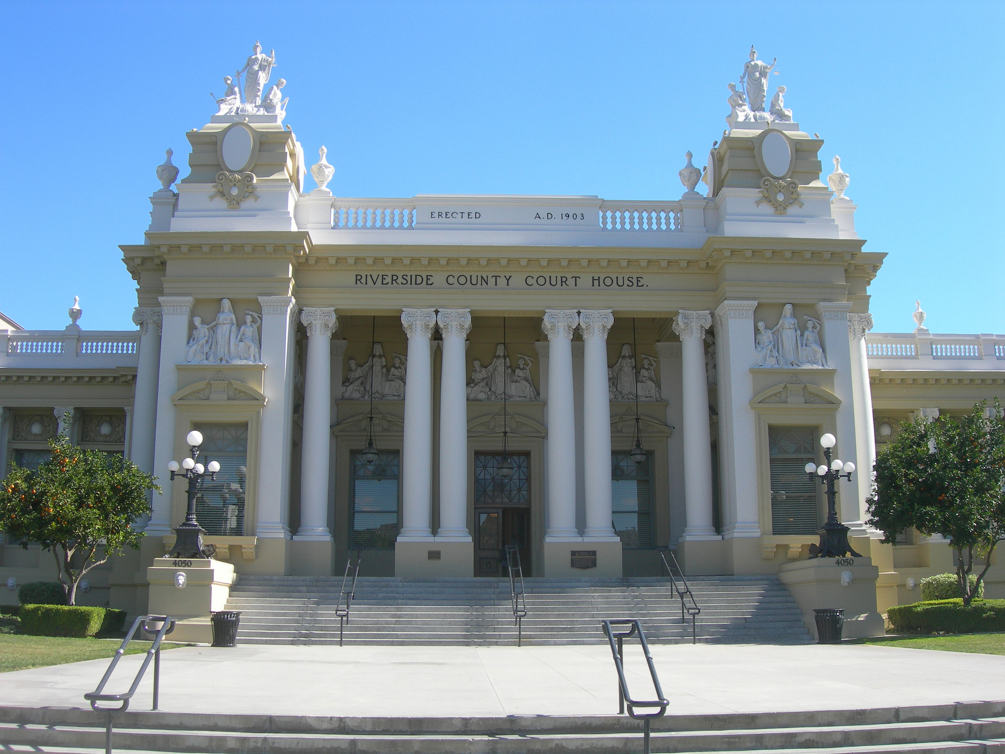 Prettiest city hall and courthouse wedding venues around LA