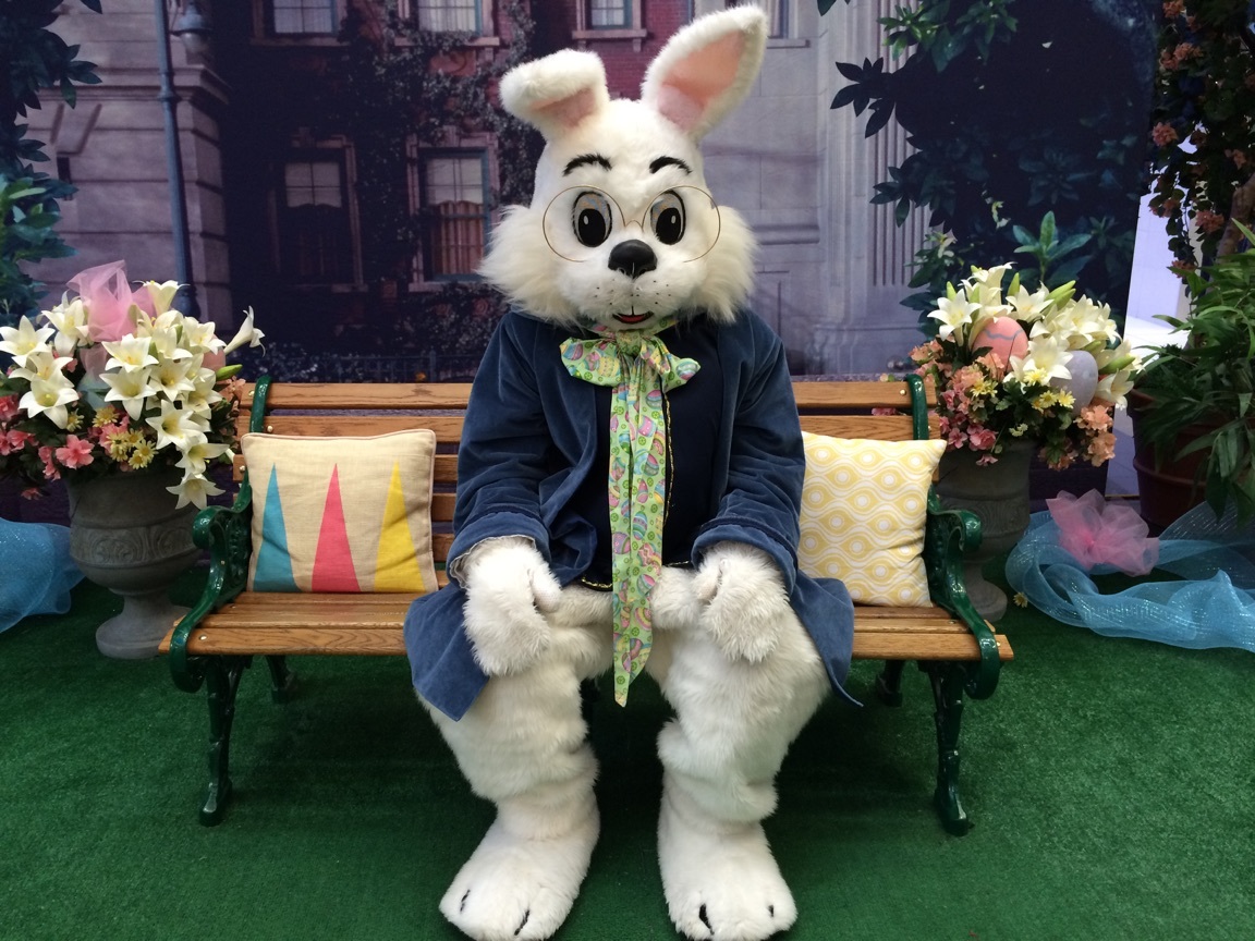 Easter Eggstravaganza at Woodfield Mall Kids in Chicago