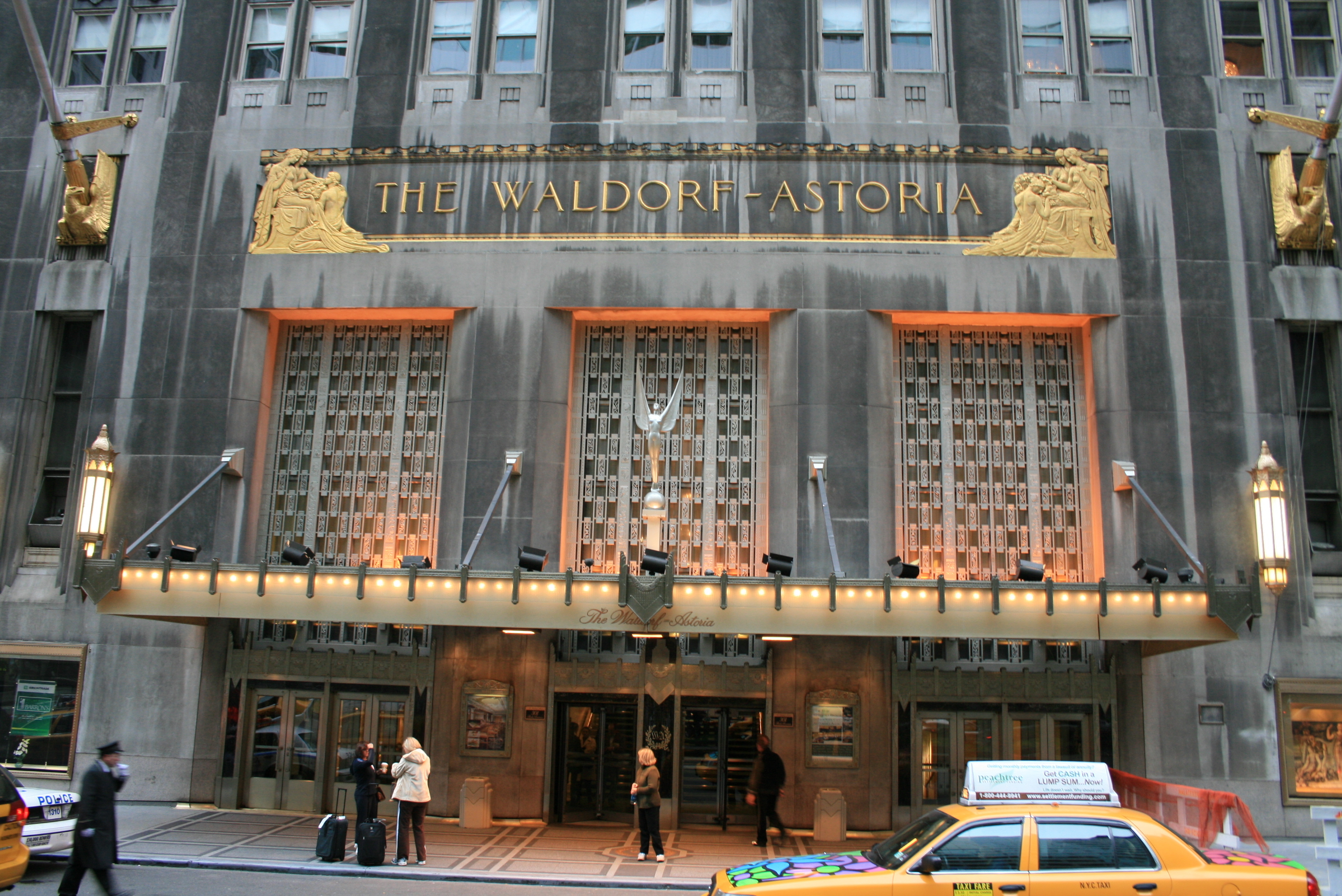 The Waldorf Astoria is closing in 2017 to convert to condos