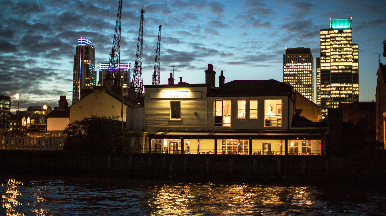 5 Best Pubs In Canary Wharf Proper Pubs And Riverside Inns