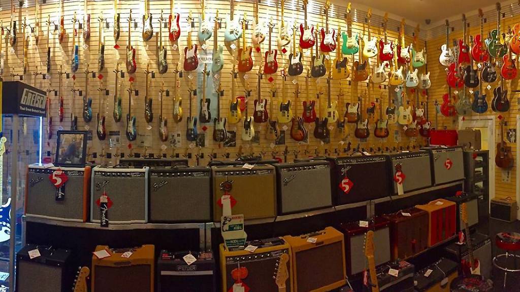 Truetone Music Shopping in Downtown Santa Monica, Los