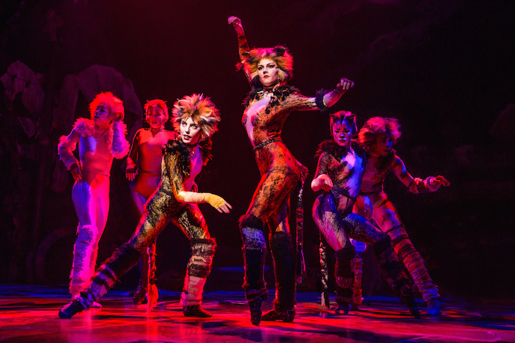 Broadway review Cats at the Neil Simon Theatre