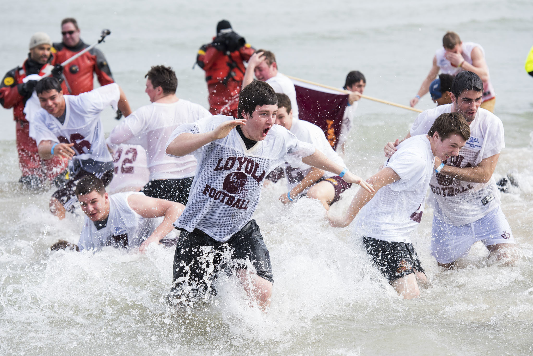 Thousands of Chicagoans took a chilly dip at the Chicago