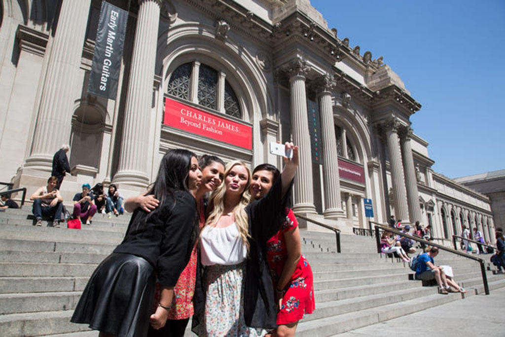 Best TV and movie tours in NYC including Friends and Seinfeld