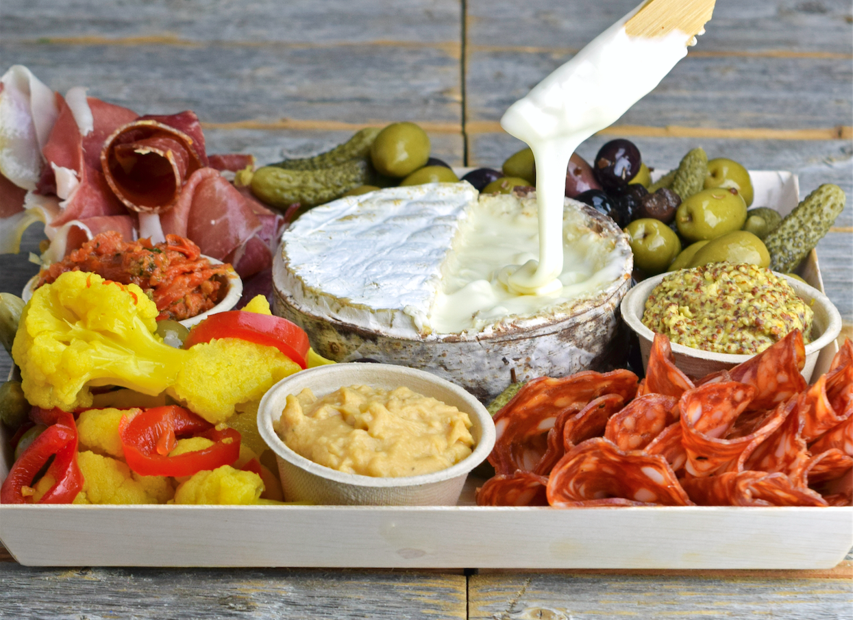 Where to buy gourmet picnic baskets in Chicago