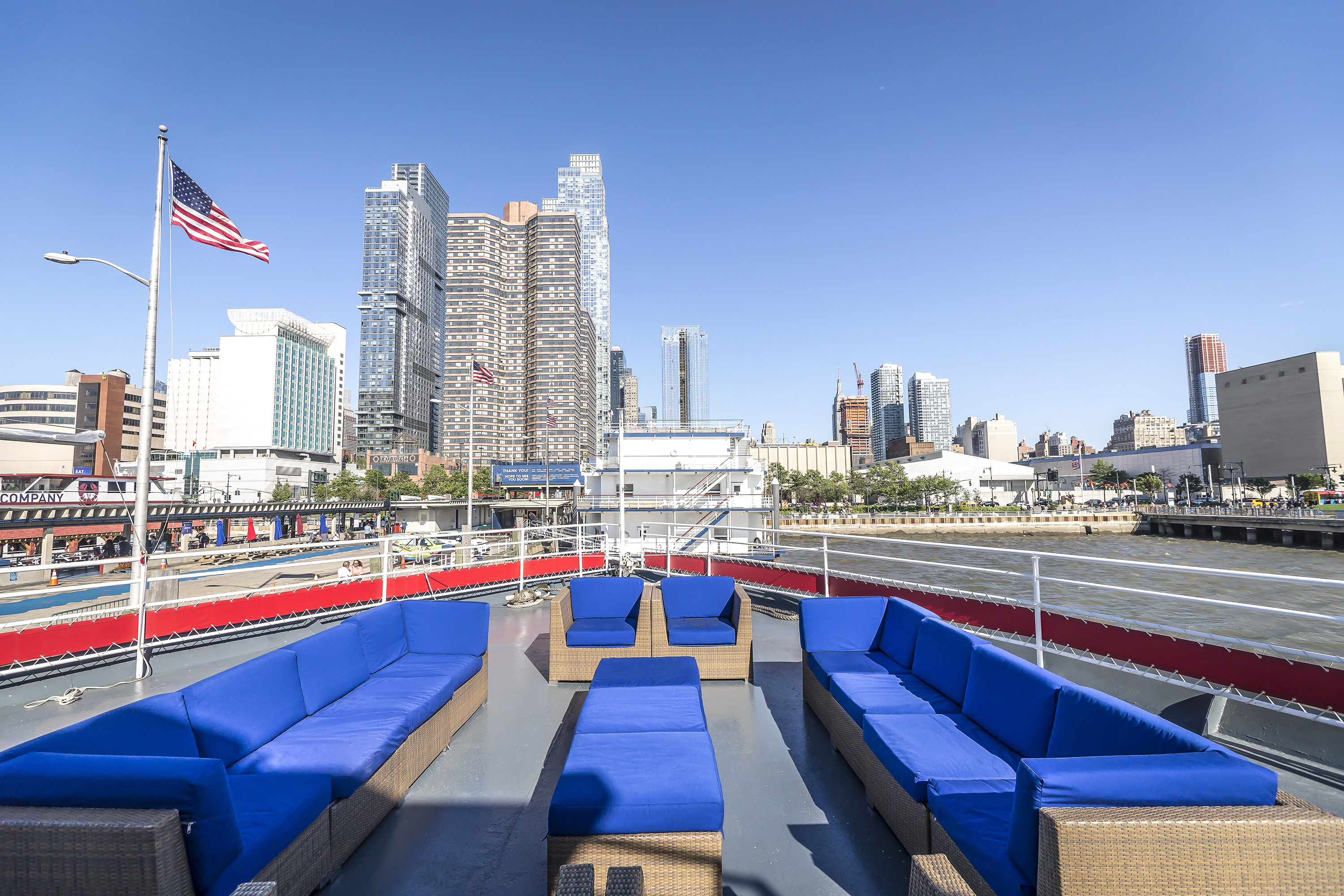 7 Best Dinner Cruises in NYC for an Elegant Evening