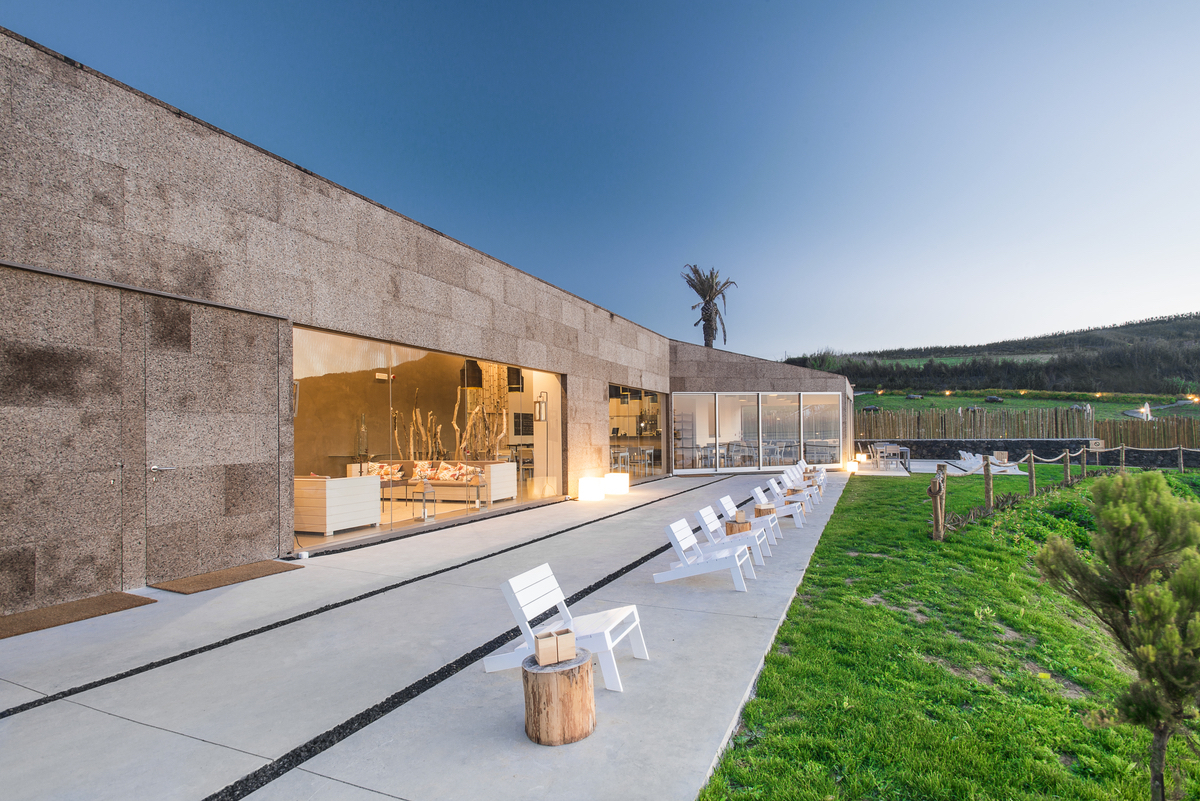 Travel Guide The best of the Azores eat, sleep and discover.