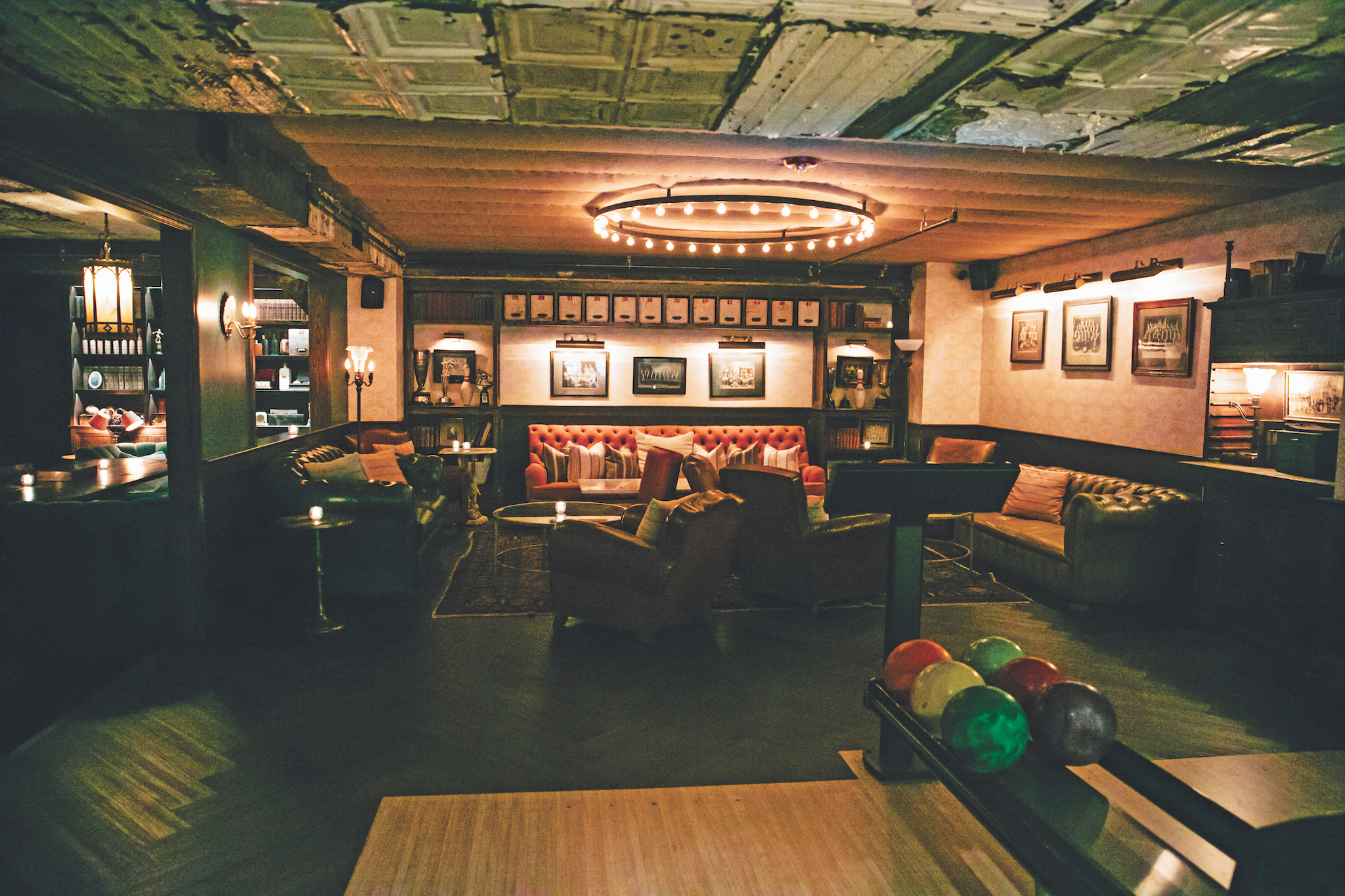 18 Coziest Bars in Philadelphia to Visit Now