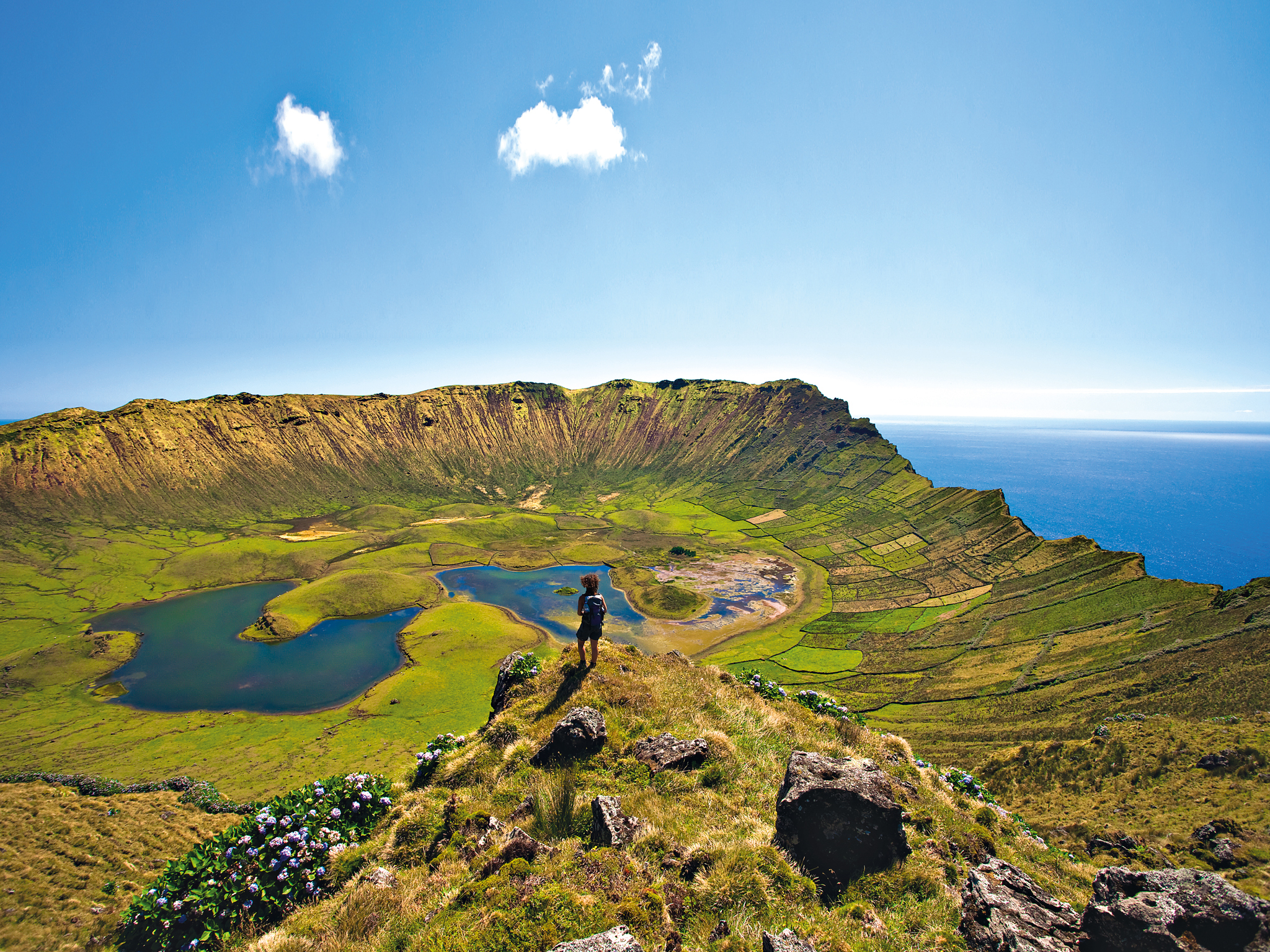 Travel Guide The best of the Azores eat, sleep and discover.