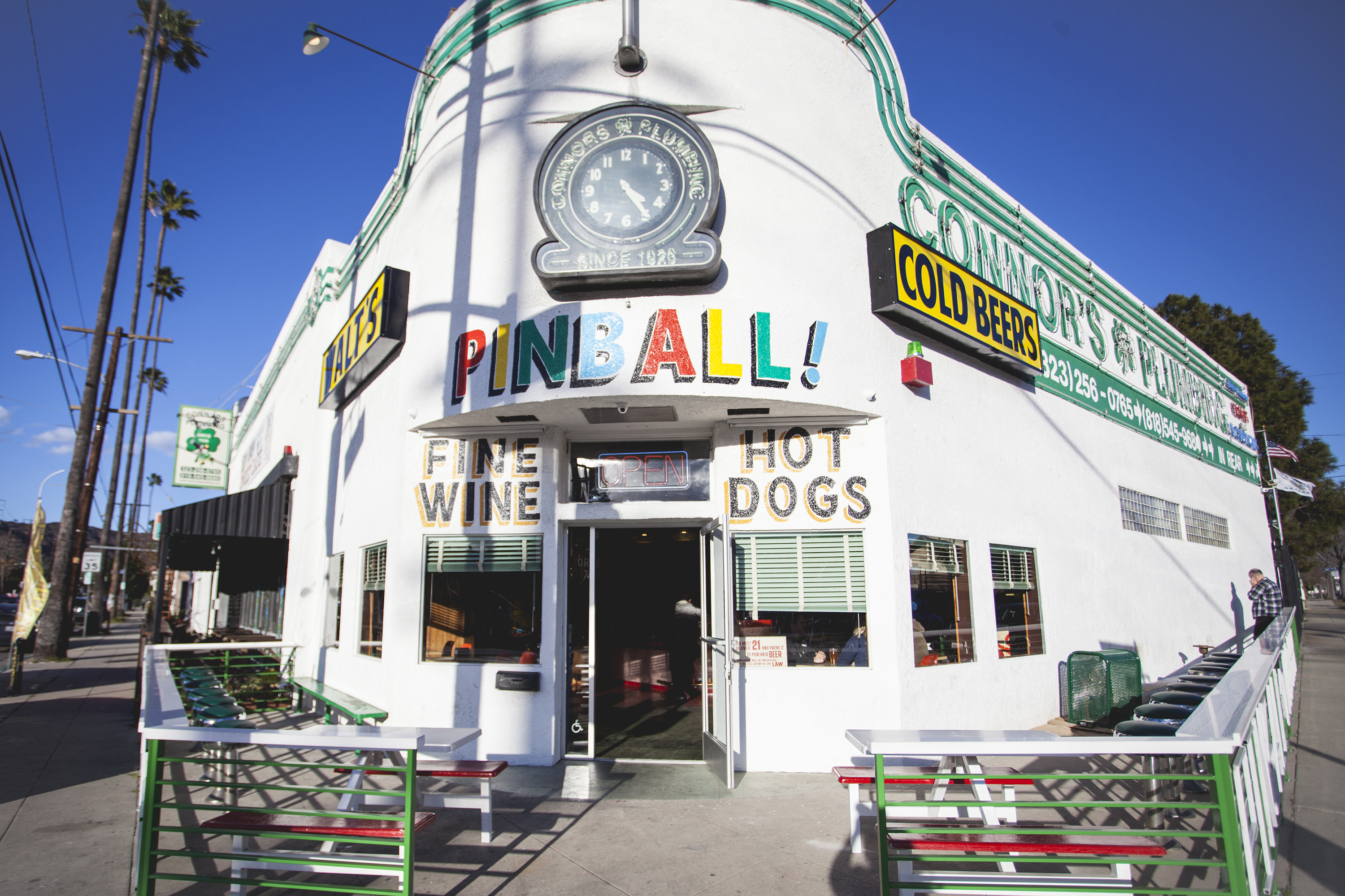 Walt’s Bar is Eagle Rock’s new retrofabulous pinball bar