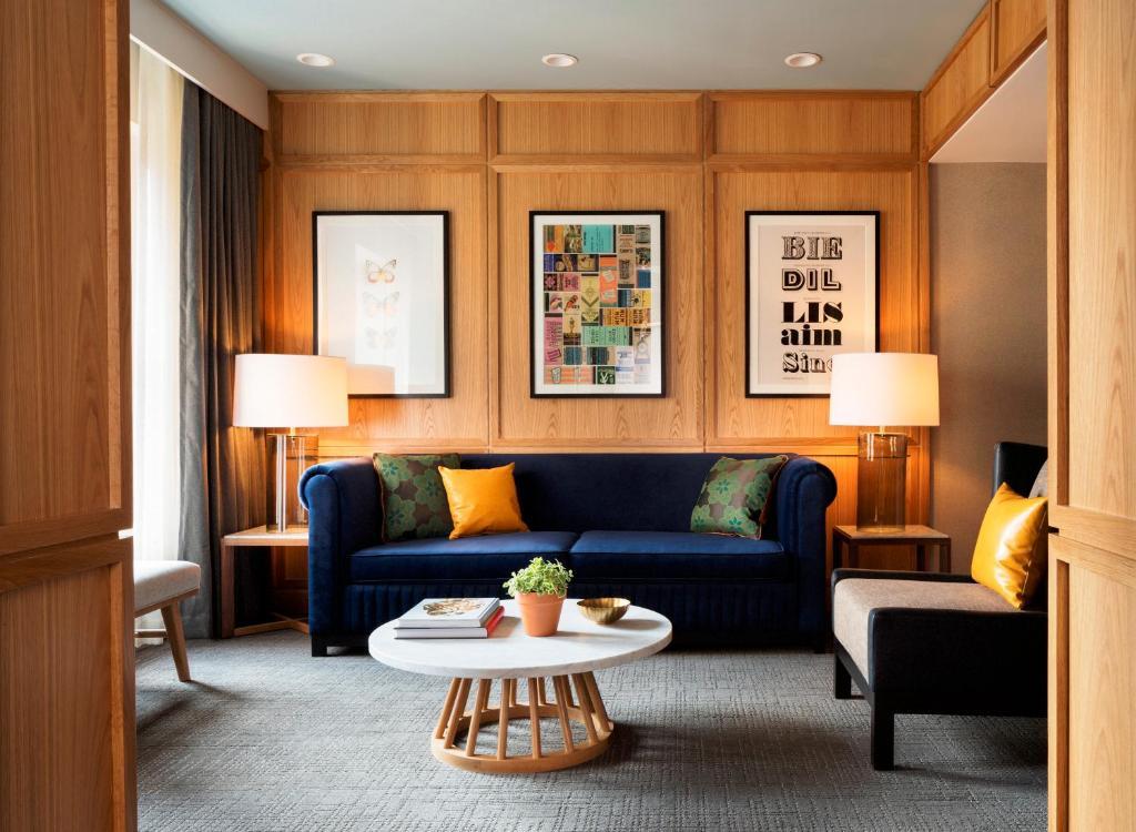 Cleveland Hotels With Jacuzzi Suites