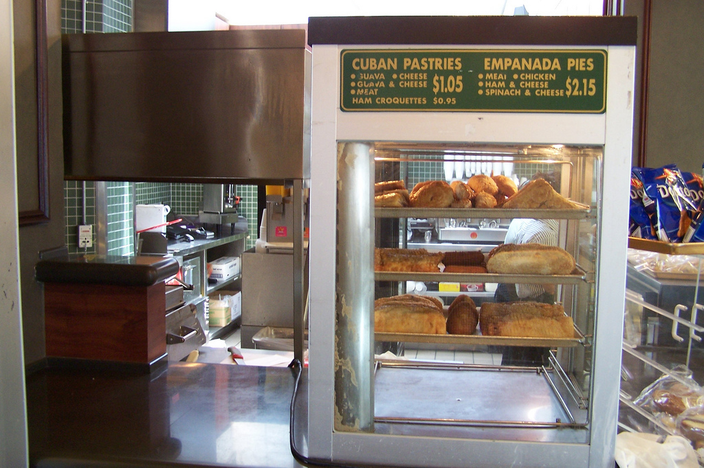 11 Best Miami Airport Restaurants for Hungry Travelers