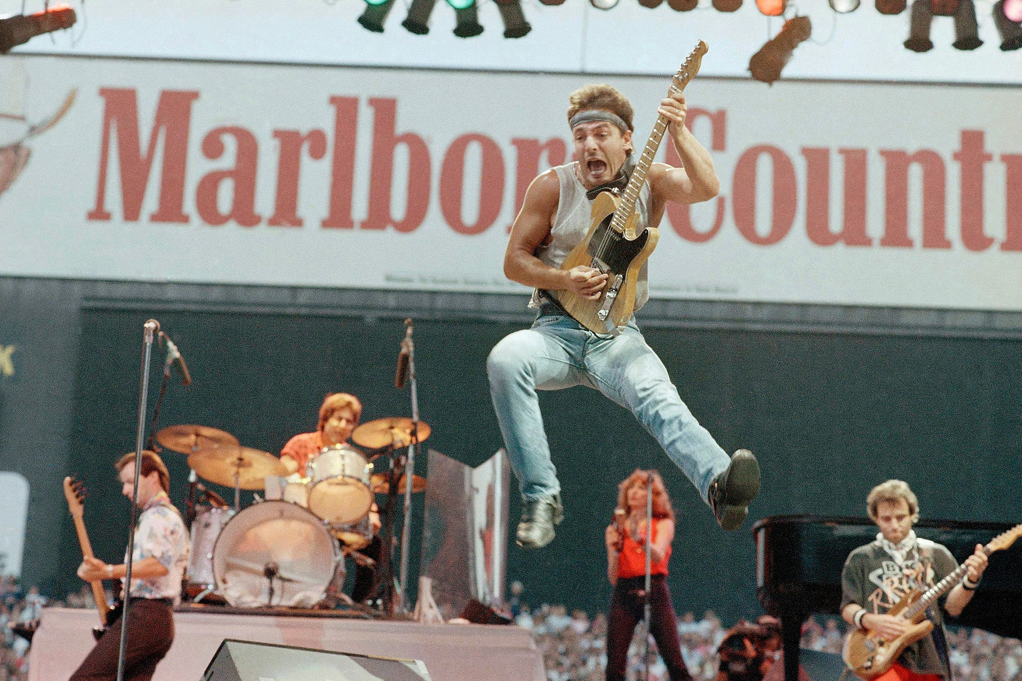 16 New Jersey Songs To Have in Your Playlist