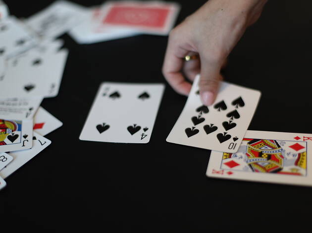 How To Play InBetween Cards Game